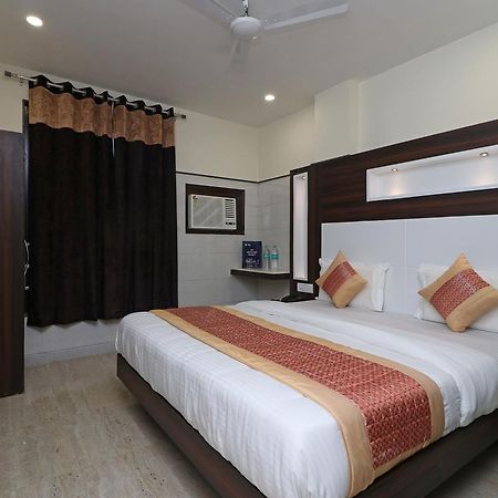 Oyo 11594 Hotel Tvs 新德里 外观 照片