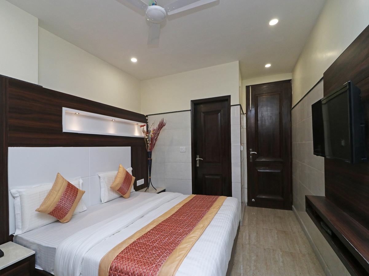 Oyo 11594 Hotel Tvs 新德里 外观 照片