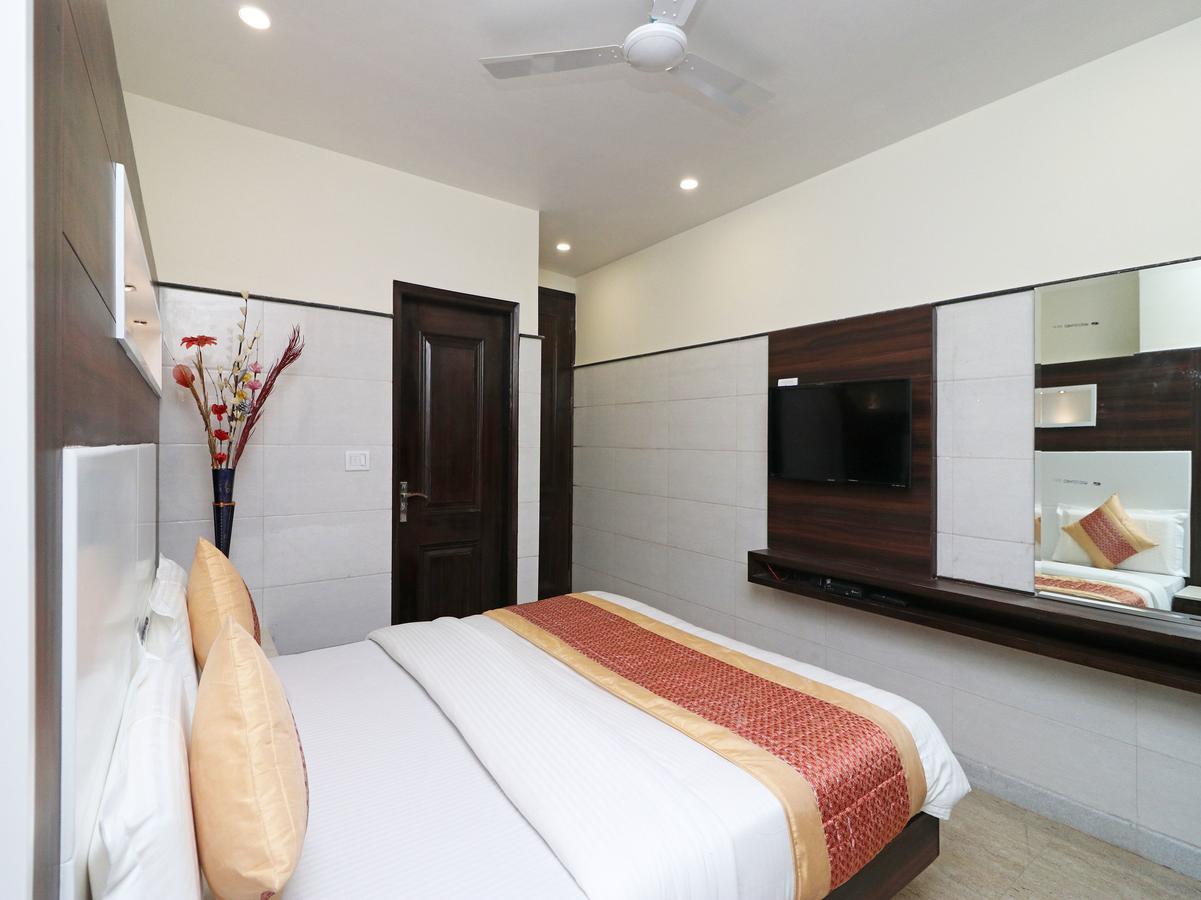 Oyo 11594 Hotel Tvs 新德里 外观 照片