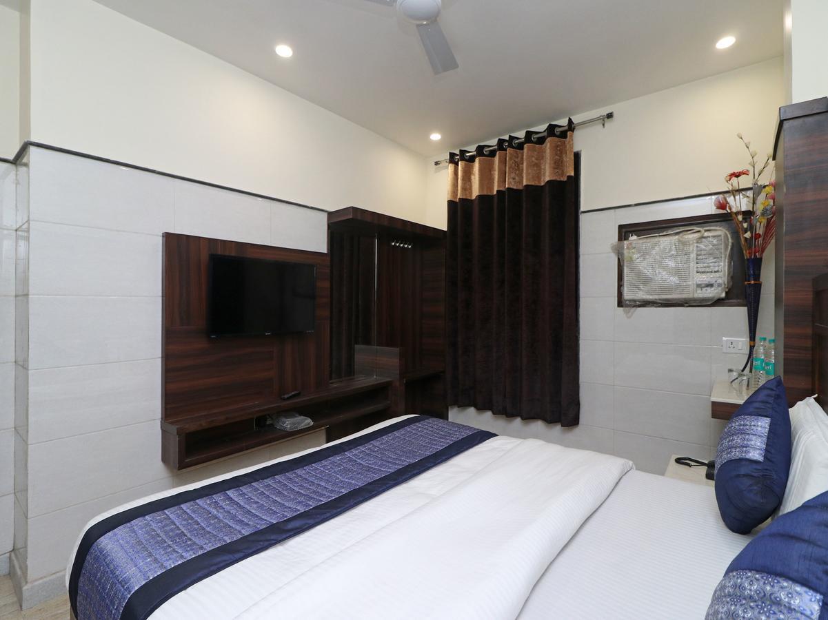 Oyo 11594 Hotel Tvs 新德里 外观 照片